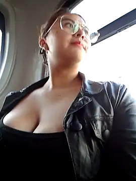 lara moon25 online show from 09/30/25, 09:09