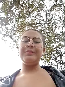 lara moon25 online show from 10/05/25, 07:12