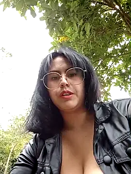 lara moon25 online show from 10/10/25, 07:35