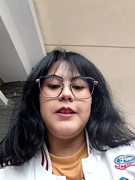 lara moon25 online show from 11/18/25, 08:57