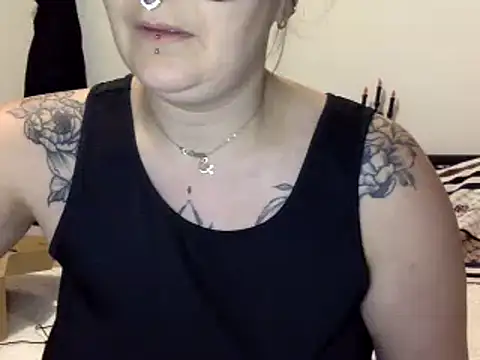 Snapshot of vanillesoumise chatting on 01/09/25, 09:16 vanillesoumise online show from 01/09/25, 09:16