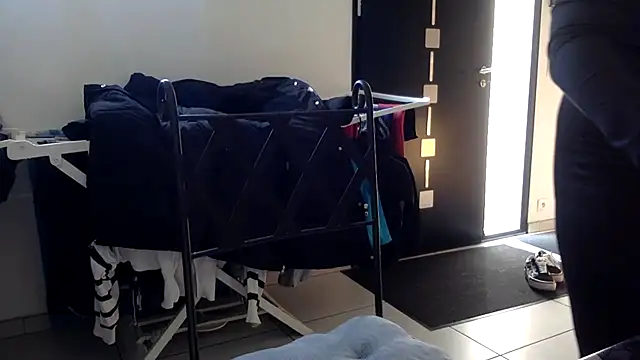 Snapshot of vanillesoumise chatting on 03/03/25, 09:33 vanillesoumise online show from 03/03/25, 09:33