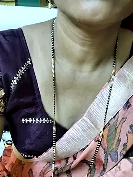 anuradha1432 online show from 10/30/25, 05:02