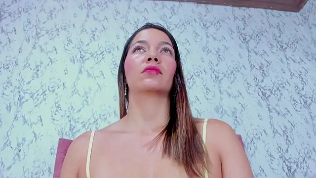 Mia Malkovaa  online show from 01/10/26, 04:31