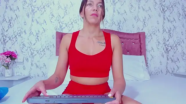 Mia Malkovaa  online show from 02/18/26, 05:31