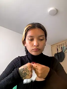 baby lizy online show from 10/04/25, 08:18