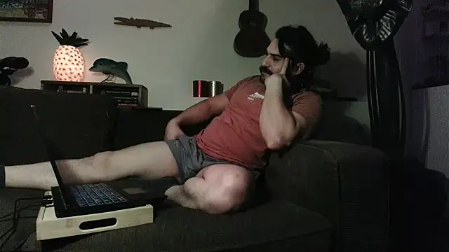 Snapshot of Mclozzz chatting on 12/21/25, 02:51 Mclozzz online show from 12/21/25, 02:51