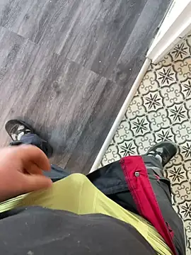 Snapshot of lescoquin2215 chatting on 12/31/24, 08:37 lescoquin2215 online show from 12/31/24, 08:37