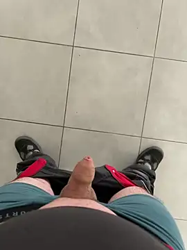 Snapshot of lescoquin2215 chatting on 12/05/25, 11:30 lescoquin2215 online show from 12/05/25, 11:30