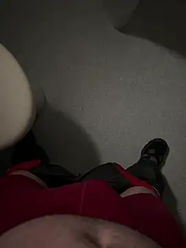 Snapshot of lescoquin2215 chatting on 02/16/26, 08:32 lescoquin2215 online show from 02/16/26, 08:32