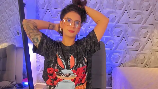 Sophiee Hill online show from 07/13/26, 12:30