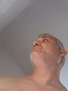 Holaluz2 online show from 12/16/25, 03:28