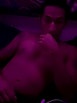 LargeDominoes online show from 04/12/26, 09:03