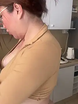 WhiteWomen online show from 11/02/25, 05:26