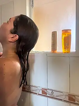 WhiteWomen online show from 12/01/25, 12:43