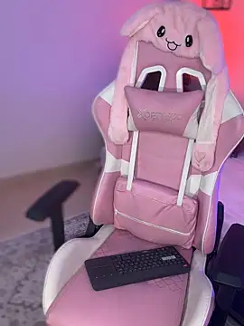 ashlyrey-1 online show from 12/17/25, 10:16