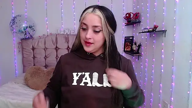 Snapshot of sapphire_lilac chatting on 12/30/24, 09:16 sapphire lilac online show from 12/30/24, 09:16