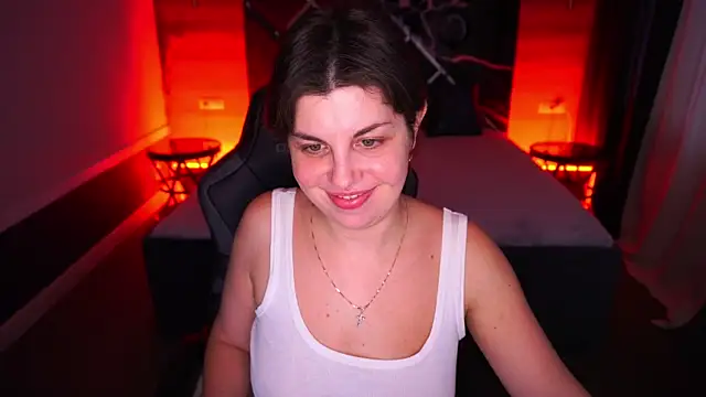 Snapshot of MirandaWong chatting on 11/04/25, 06:45 MirandaWong online show from 11/04/25, 06:45