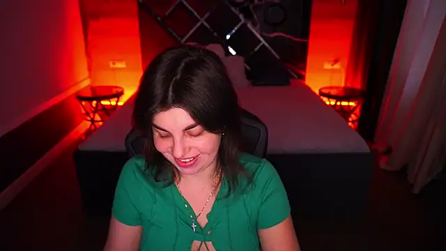 Snapshot of MirandaWong chatting on 11/07/25, 06:46 MirandaWong online show from 11/07/25, 06:46