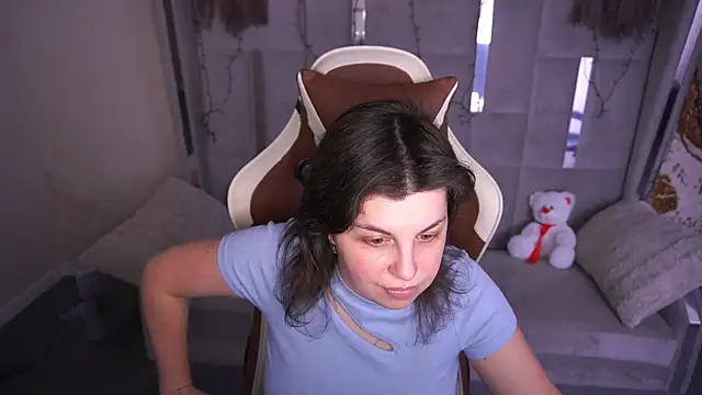 Snapshot of MirandaWong chatting on 02/06/26, 06:40 MirandaWong online show from 02/06/26, 06:40