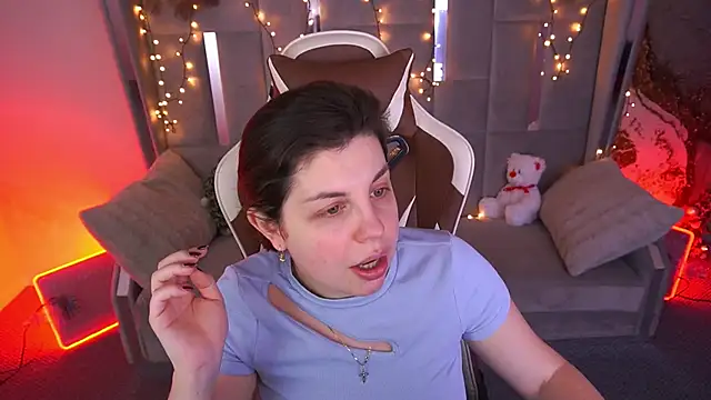 Snapshot of MirandaWong chatting on 02/07/26, 06:50 MirandaWong online show from 02/07/26, 06:50