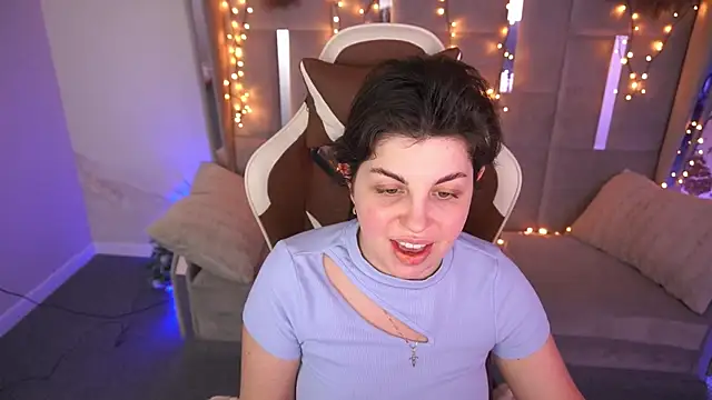 Snapshot of MirandaWong chatting on 02/15/26, 07:51 MirandaWong online show from 02/15/26, 07:51