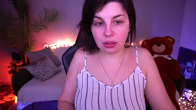 MirandaWong online show from 04/11/26, 05:01