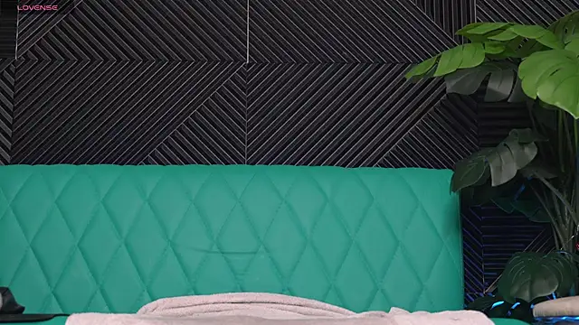 Snapshot of home_horny_eva chatting on 12/16/24, 02:49 home horny eva online show from 12/16/24, 02:49