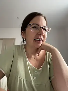 Snapshot of B_Bonya_m chatting on 06/30/26, 04:02 B Bonya m online show from 06/30/26, 04:02