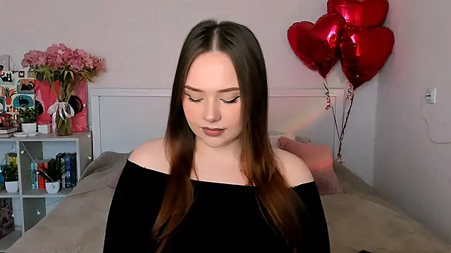 LittleKiitten online show from 05/27/26, 02:36