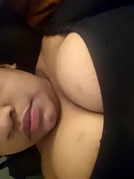 Snapshot of vic_pretynhaa chatting on 04/21/26, 12:44 vic pretynhaa online show from 04/21/26, 12:44