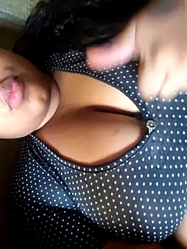Snapshot of vic_pretynhaa chatting on 05/06/26, 12:32 vic pretynhaa online show from 05/06/26, 12:32