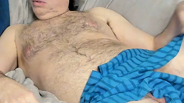 Snapshot of MidwestDadbod chatting on 10/15/25, 12:27 MidwestDadbod online show from 10/15/25, 12:27