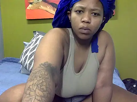 Snapshot of GoldenPussyXOXO chatting on 12/03/25, 11:58 GoldenPussyXOXO online show from 12/03/25, 11:58