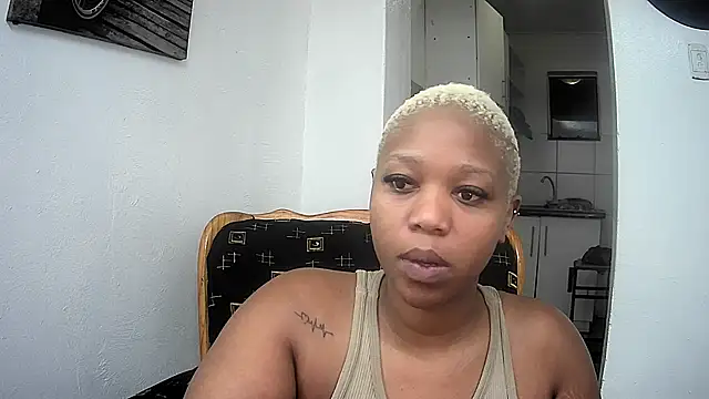 Snapshot of GoldenPussyXOXO chatting on 02/24/26, 09:24 GoldenPussyXOXO online show from 02/24/26, 09:24