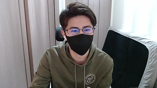 Snapshot of ryota_kkk chatting on 01/05/25, 04:06 ryota kkk online show from 01/05/25, 04:06