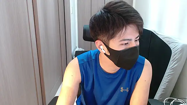 Snapshot of ryota_kkk chatting on 02/05/25, 01:33 ryota kkk online show from 02/05/25, 01:33