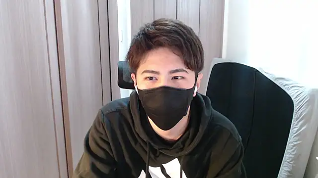 Snapshot of ryota_kkk chatting on 02/06/25, 01:10 ryota kkk online show from 02/06/25, 01:10