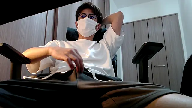 Snapshot of ryota_kkk chatting on 09/21/25, 04:19 ryota kkk online show from 09/21/25, 04:19