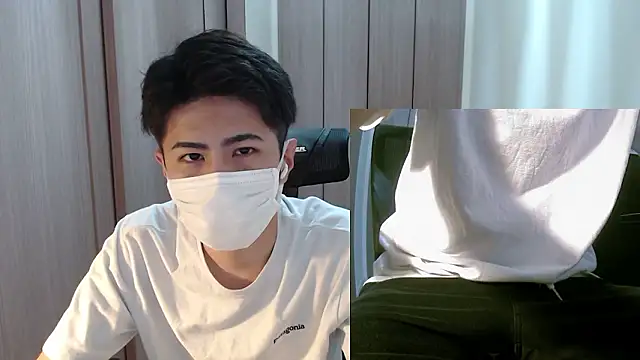 Snapshot of ryota_kkk chatting on 05/15/26, 11:28 ryota kkk online show from 05/15/26, 11:28