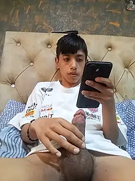 Snapshot of danuel23 chatting on 05/18/26, 04:13 danuel23 online show from 05/18/26, 04:13