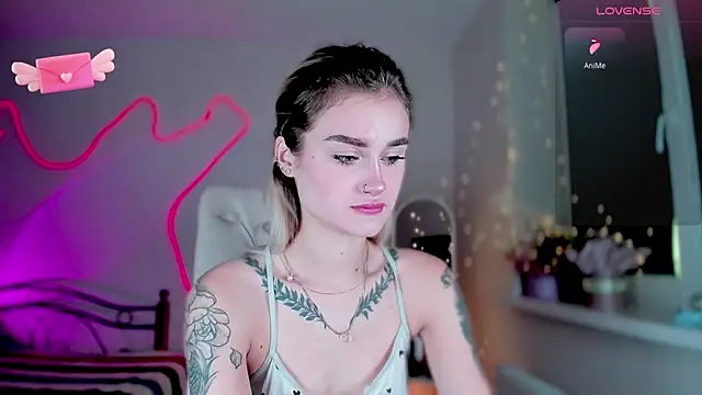 Snapshot of _Ravenaa chatting on 12/04/24, 11:41 Ravenaa online show from 12/04/24, 11:41