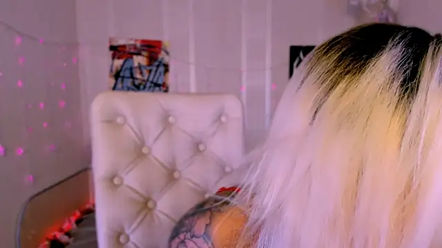 Snapshot of _Ravenaa chatting on 10/11/25, 09:30 Ravenaa online show from 10/11/25, 09:30