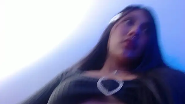 Snapshot of Catalehia_Milk chatting on 03/19/25, 08:22 Catalehia Milk online show from 03/19/25, 08:22