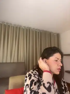 Alice Biel online show from 06/06/26, 01:16