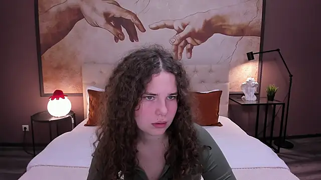 Snapshot of AlenaDast chatting on 01/11/25, 02:47 AlenaDast online show from 01/11/25, 02:47