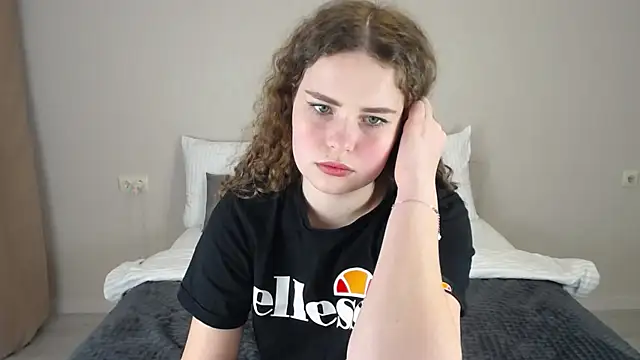 Snapshot of AlenaDast chatting on 02/11/25, 02:57 AlenaDast online show from 02/11/25, 02:57