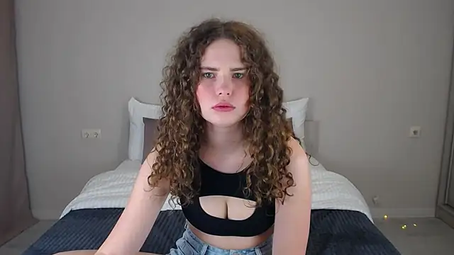 Snapshot of AlenaDast chatting on 03/02/25, 07:02 AlenaDast online show from 03/02/25, 07:02