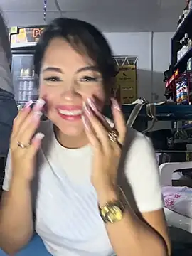 Snapshot of Hot_beauty__ chatting on 03/04/25, 03:00 Hot beauty online show from 03/04/25, 03:00