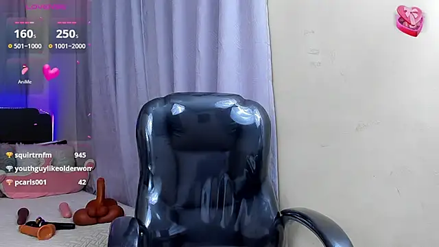 Snapshot of Hot_beauty__ chatting on 03/12/25, 06:51 Hot beauty online show from 03/12/25, 06:51